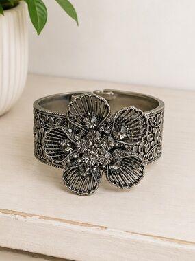 Vintage‎ Diamanté Flower Hinged Bangle Bracelet Burnished Silver Art Deco Bold